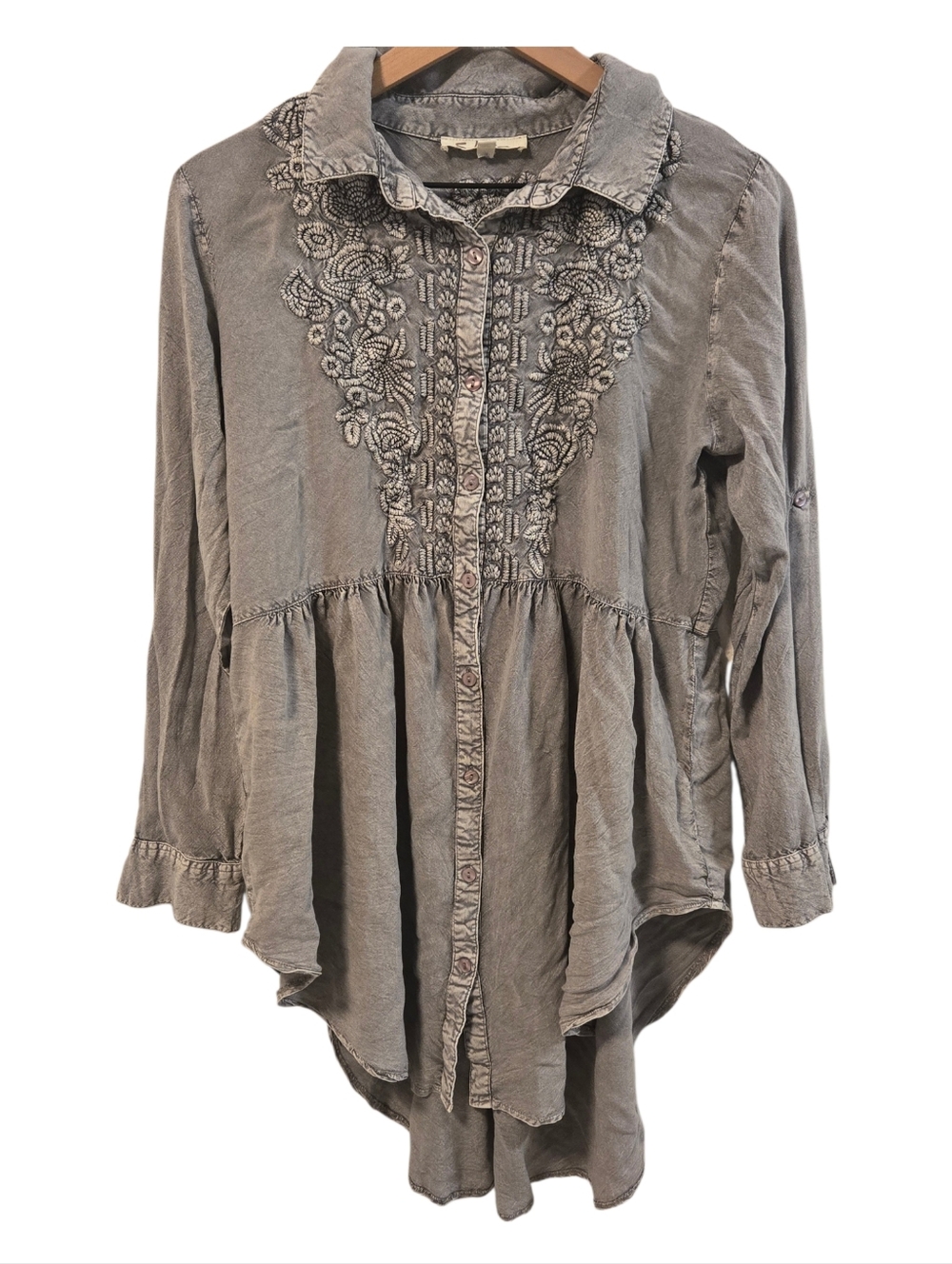 Solitaire Gray Washed Embroidered Floral Button Down Tunic Top Medium